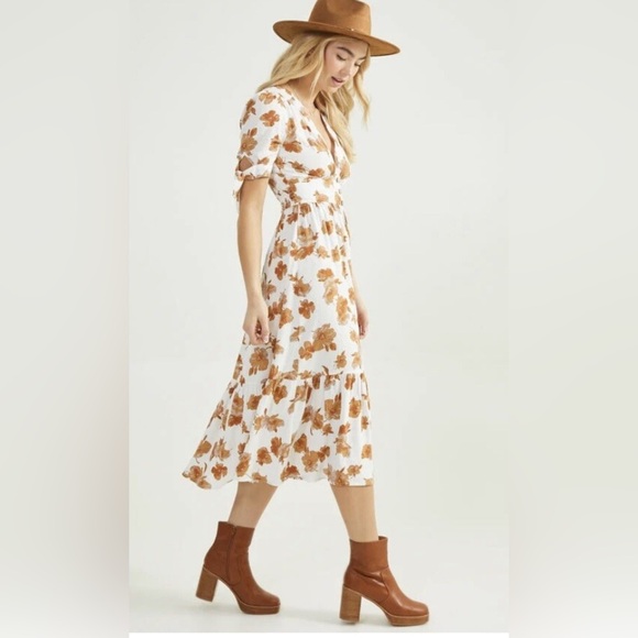 Altar'd State Dresses & Skirts - Altar'd State Stacie Floral Midi Dress Size Medium - NWT